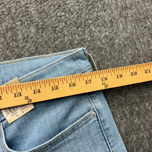 Levi's 311 Shaping Skinny Jeans Womens Size 33x30 16 Short Blue Light Wash - Picture 10 of 13
